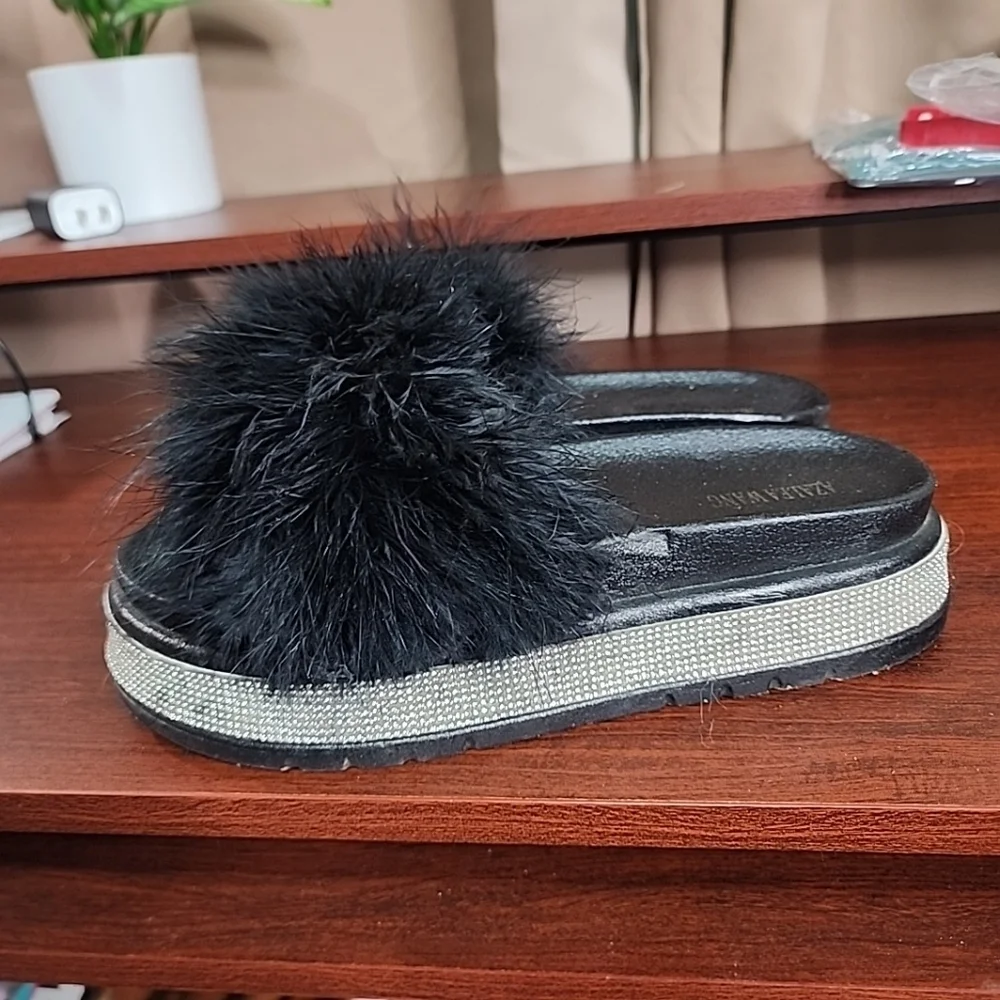 Azalea Wang Fur And Rhinestone Slides. Size 8 - Picture 9 of 11